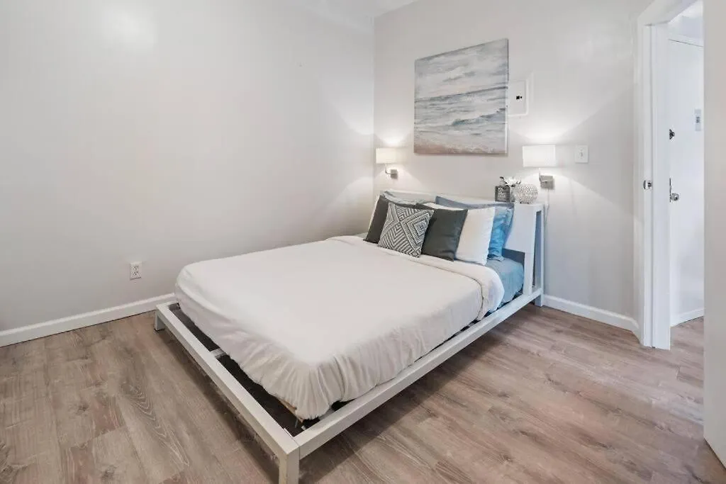 2Br Great Location Short Walk To Times Square Apartment New York