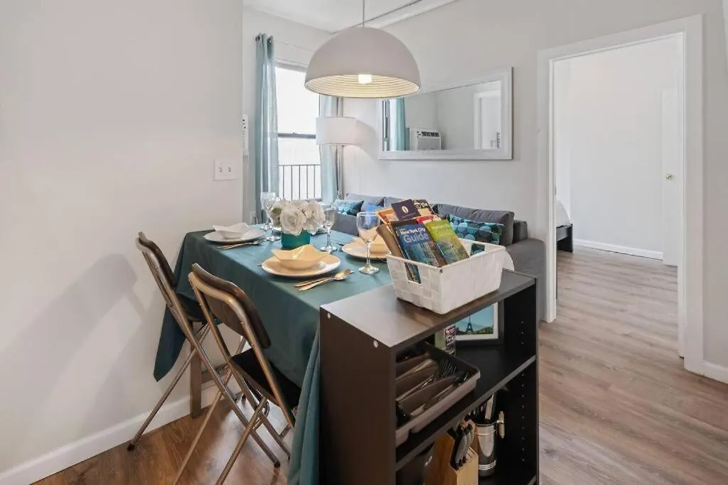 2Br Great Location Short Walk To Times Square Apartment New York